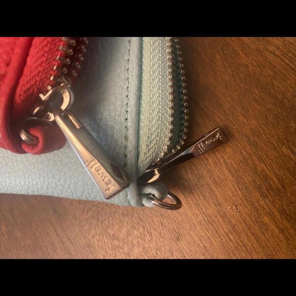 Assorted Women's Wallets - Stylish & Functional Collection - Picture 7 of 7